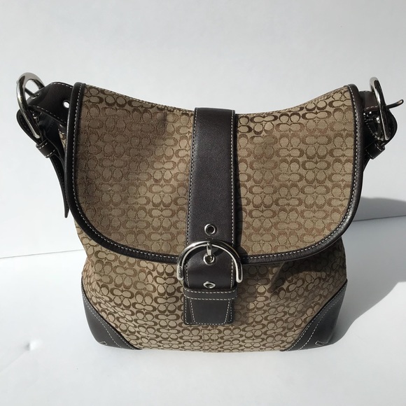 Coach Handbags - 💯 Coach shoulder handbag w/adjustable strap